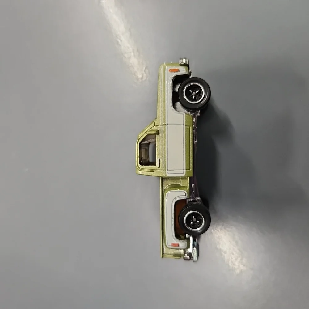 1975 75 Chevy Stepside Pickup Collectible 1/64 Scale Diecast Model